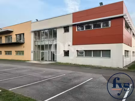 location local d’activités saint priest 69800 1631m²