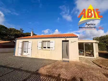 maison de plain pied parfaitement entretenue de 80 m2 avec g