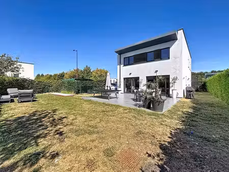 spacieuse maison contemporaine 4 chambres avec jardin