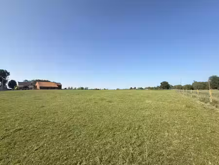 terrain constructible situe au calme