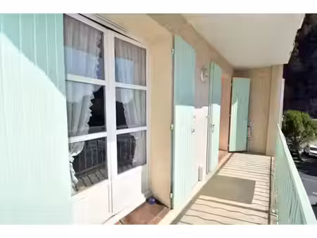 a vendre  digne-les-bains (04)  appartement t2 avec cave  balcon  ascenseur et parking pri