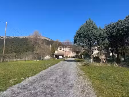 valflaunes appartement t3 sur 2000m2 de terrain