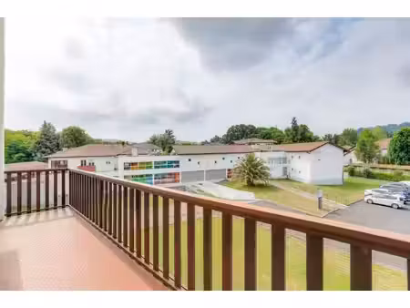 appartement t4 cambo-les-bains – 77 m² avec balcon  grenier et stationnement