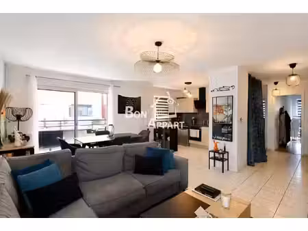 appartement t3 avec balcon  2 parkings et cave