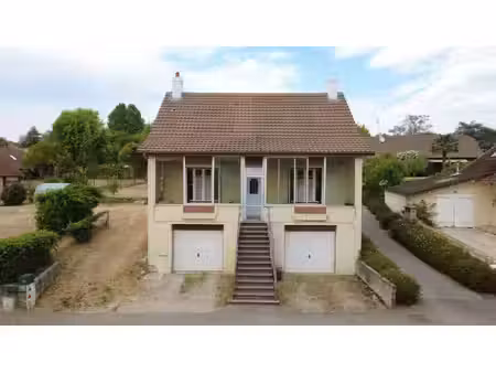 maison 2 chambres avec sous-sol complet et grand terrain pro