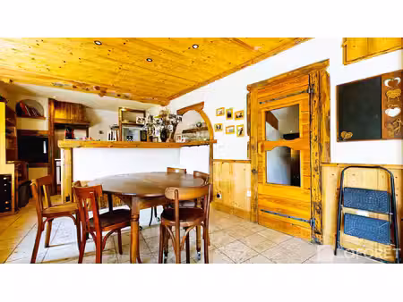 appartement type 7 + garage + cave - proche embrun - 7 pièces