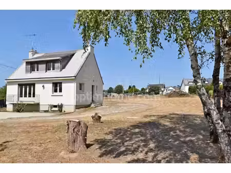 missiriac – maison familiale 4 chambres  sous-sol complet et hangar