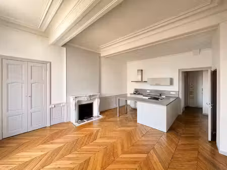 type 3 - ancien hôtel particulier