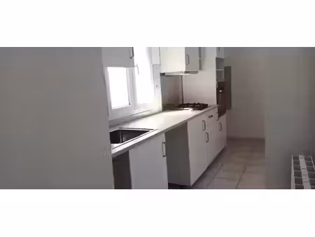 location appartement 6 pièces 122 m² à nimes (30000)  1 130 €