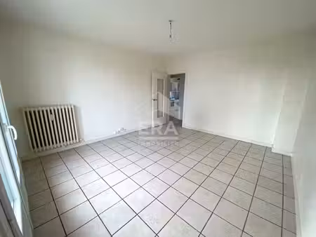 beau type 2 de 39m² avec cave et stationnement