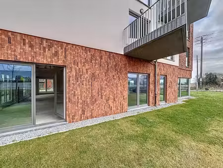 superficie commerciale de 222 m² avec terrasse