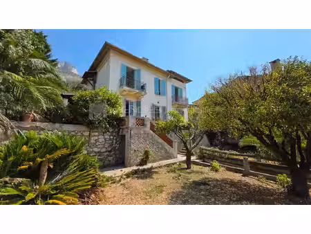 villa de charme a renover cap d'ail centre