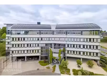 bureau de 206 m² situé à 2 minutes du ring (r0) à jette