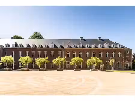 espaces de bureaux de 83 m² à proximité du ring r0 et de ...