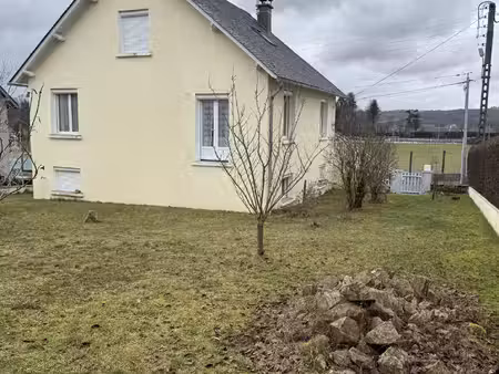 maison en pierre rénovée avec terrain attenant