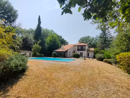 villa avec piscine