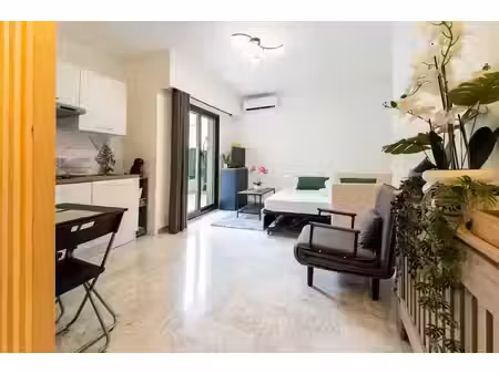 location meublée appartement 1 pièce 23 m² à nice (06000)  1 000 €