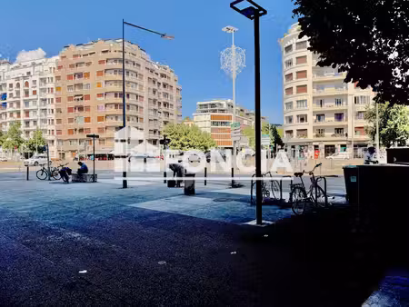 location - local commercial - 20 m² - 8 400 €/an hc ht -