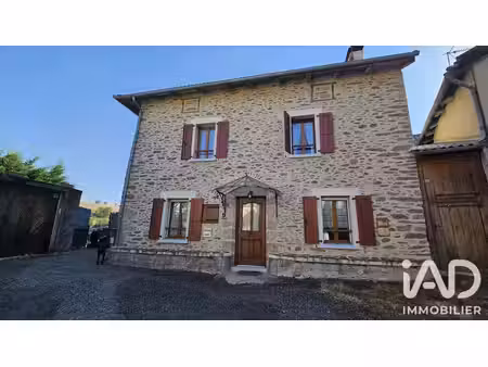 maison de village à leynhac (15600)