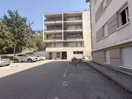 vétraz-monthoux : t3 avec 2 balcons et stationnements