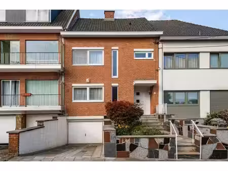 tres belle maison pleine de charme a moderniser  quartier pr