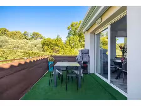 appartement type 3 avec terrasse et double box