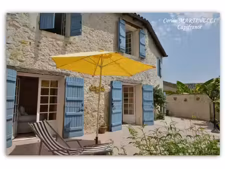 maison de village avec jardin  piscine et garage — cœur du gers
