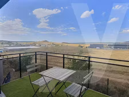 seichamps : t3 de 67 m² avec balcon