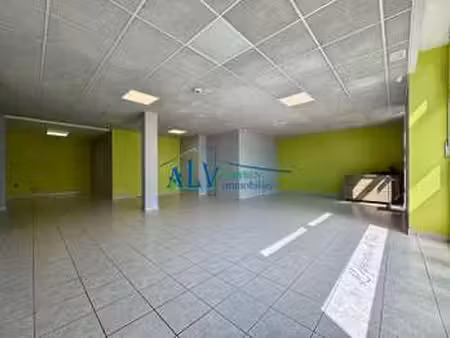 location bureaux et commerces à pleyben (29190) : à louer / 90m² pleyben
