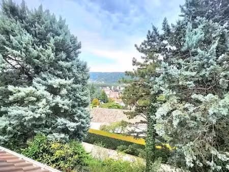 gros potentiel pour cette maison sur un terrain constructible