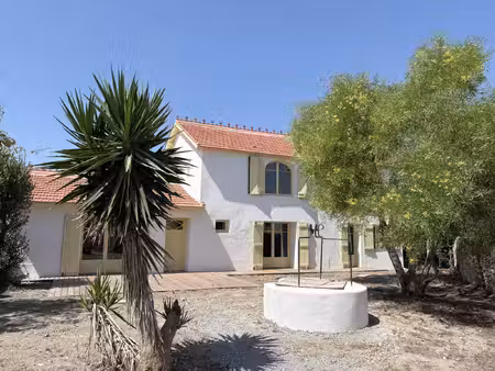 la cigale – villa de caractère face à la plage – la guéri