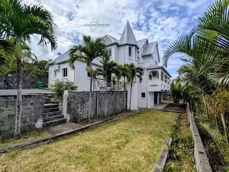 location villa 6 pièces 180 m² à la possession (97419)  1 856 €