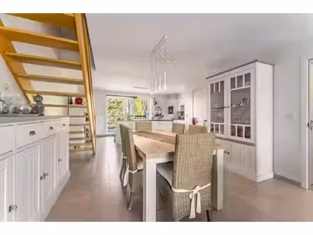 ruim en lichtrijk 3 slk duplex appartement