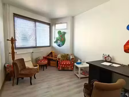 exclusivite tours rabelais - local professionnel / bureau de 17 40 m²