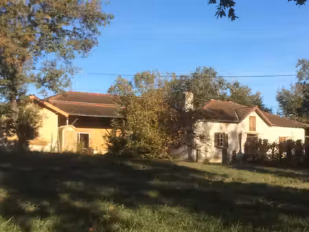 maison traditionnelle (ferme gasconne) en terre de 180 m2 sur 7 000 m2 de terrain