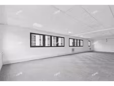 location bureau ivry sur seine 786 m²