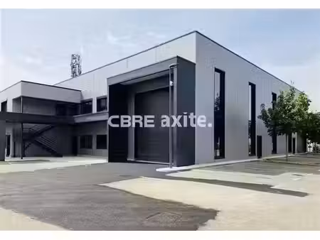location local d'activités saint-alban-leysse 435 m²