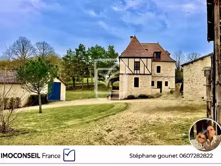exclusif ! le goût du parfait à 40mn de sarlat. propriété avec sa demeure dotée de 5...