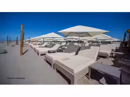 vente local commercial cavalaire-sur-mer (83240) - - surface privée