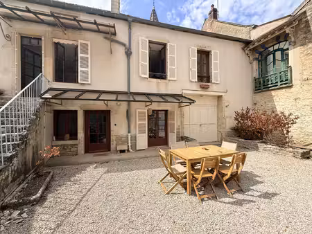 maison de village avec cour