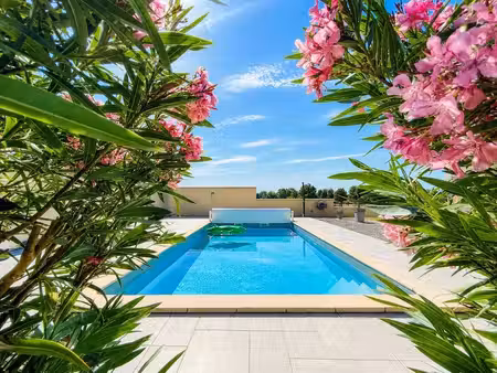 plain-pied 130m2 - 4 chambres - piscine chauffée - terrain 1 687 m²