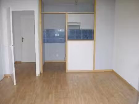 location appartement 2 pièces 33m² lagarrigue 81090
