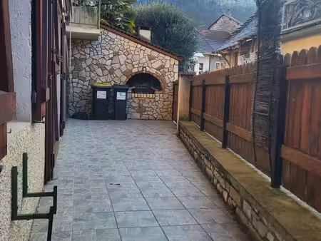 maison de village à serrières-de-briord (01470)