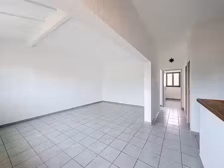 location appartement 3 pièces 62 m² à tarascon (13150)