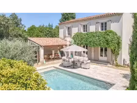 maison de 5 pièces de luxe en vente à paradou  provence-alpes-côte d'azur