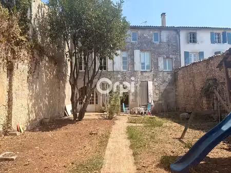 local commercial marennes hiers brouage