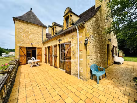 exclusivite - vaste demeure de caractère sur sous sol avec son appartement sur un parc...