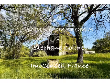 propriété de caractère multi-potentiel sur 1200m2 au coeur d'un parc de 2 5 hectares ....