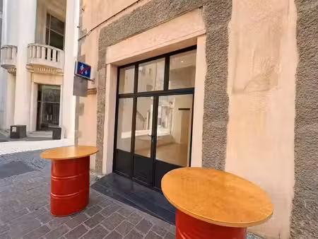 location locaux professionnels 55 m² à carcassonne (11000)  950 €