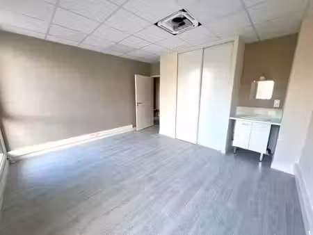 location locaux professionnels 2 pièces 18 m² à vallières-sur-fier (74150)  553 €